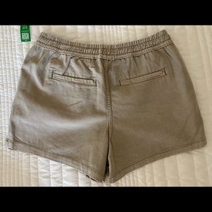 Women’s Gap Shorts
